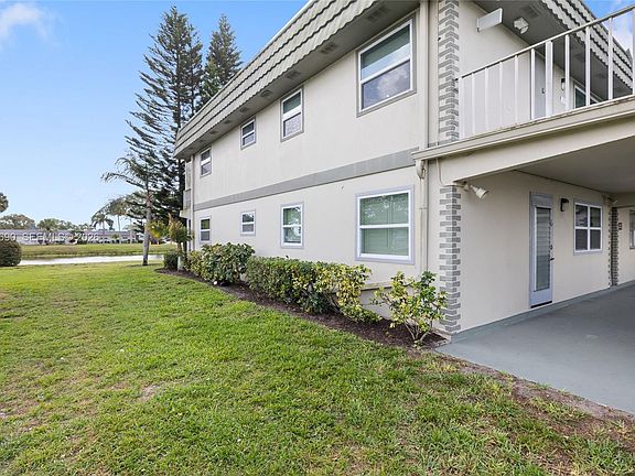 3rd image of 72 Monaco Ct #72-B