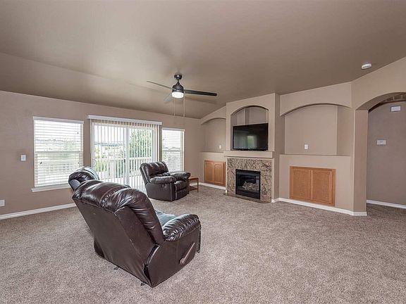 3rd image of 97808 Lilliann Dr