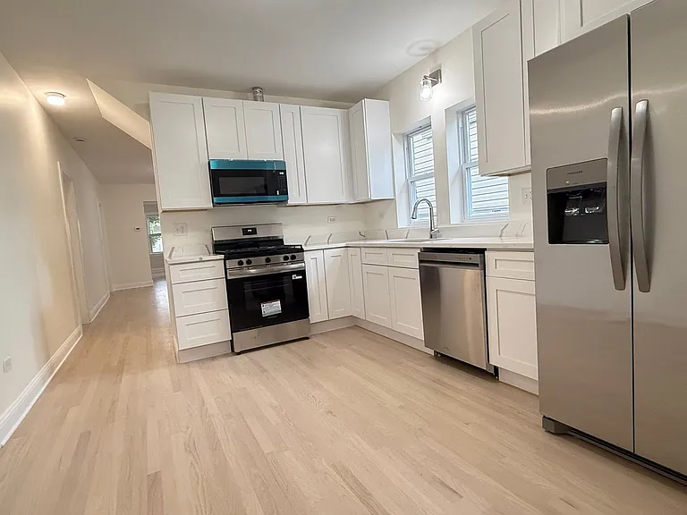 5821 W Gunnison St — Photo 16