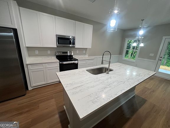 4th image of 318 Stonington Dr