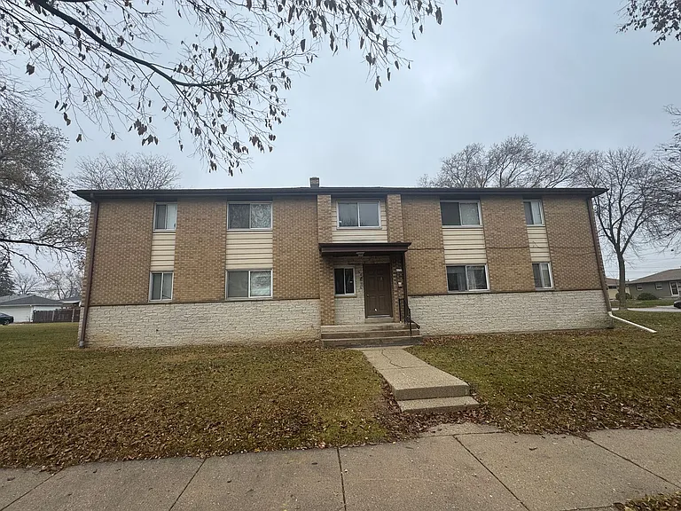 51st Street 8 Families — Photo 3