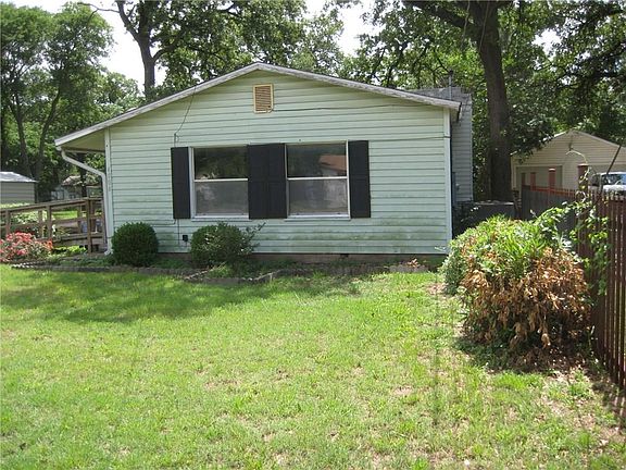 2nd image of 4004 Ivey St