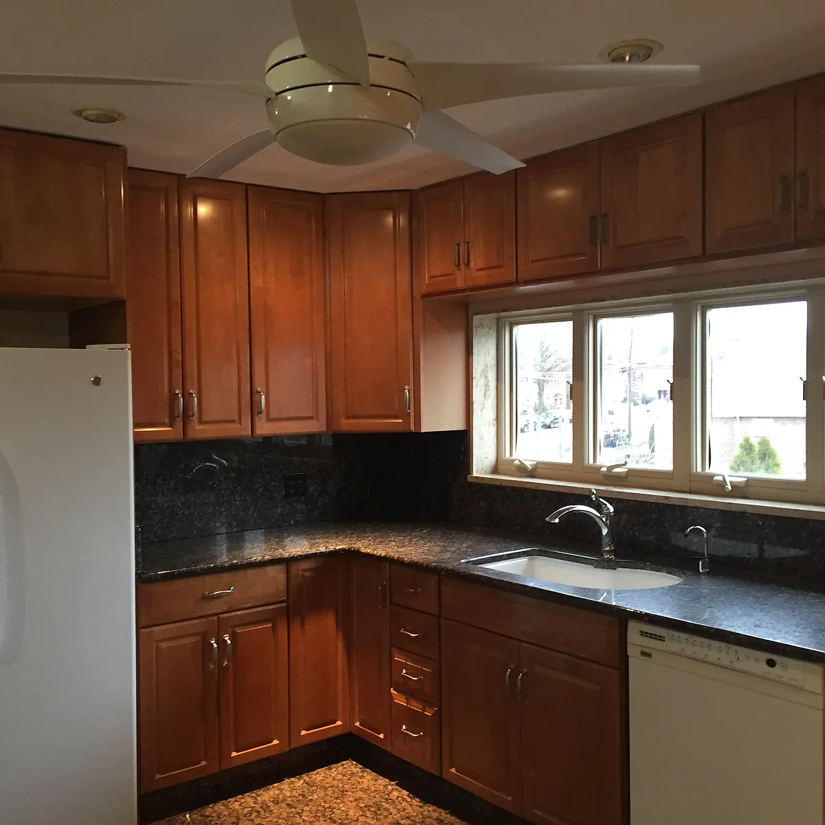 Building Photo - 2614 Utopia Pkwy #2