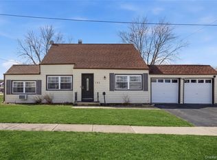 192 Mill Rd, Valley Stream, NY 11581