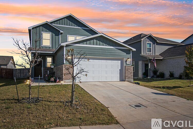 1st image of 2409 Ayers Dr