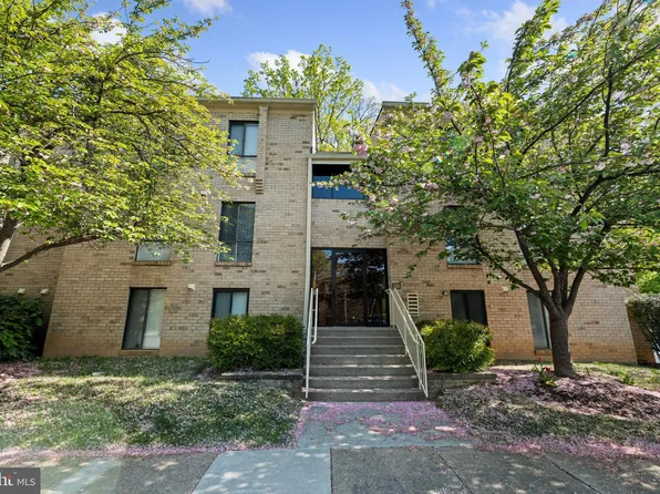 2326 Freetown Ct Unit 2B, Reston, VA 20191