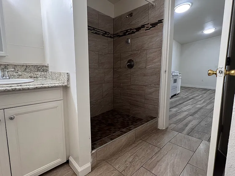 456 B St #15B — Photo 11