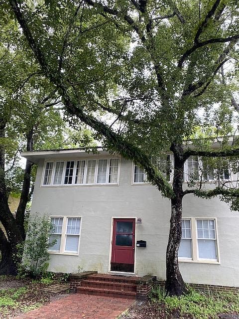 1st image of 111 E 8th St #2