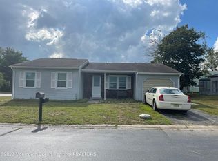 17 Keene St, Manchester Township, NJ 08759