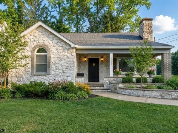 265 Hickory Ave, Garwood Boro, NJ 07027