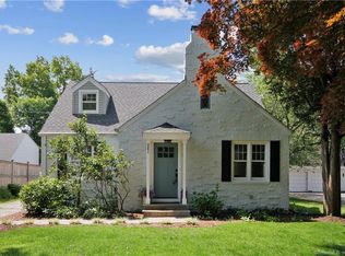 261 Henderson Rd, Fairfield, CT 06824