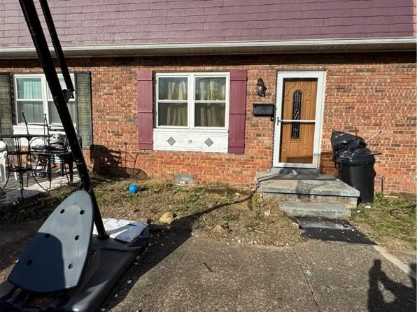 15 Broadway Gdns, Nitro, WV 25143