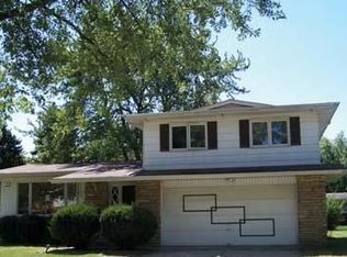 740 W Palm Dr, Glenwood, IL