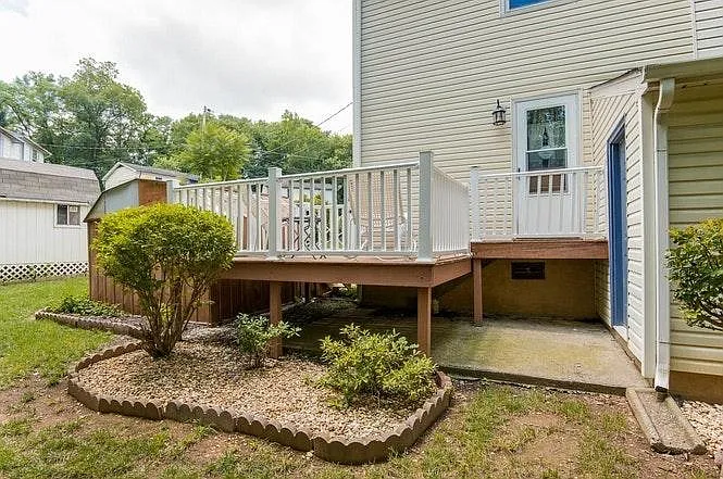 402 Gillespie Court — Photo 4