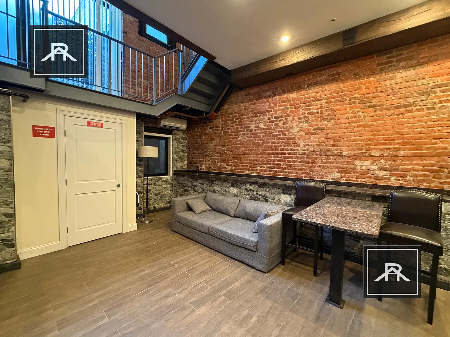 1 bed, 1.0 bath, 995 sqft, $3,200 — Photo 3