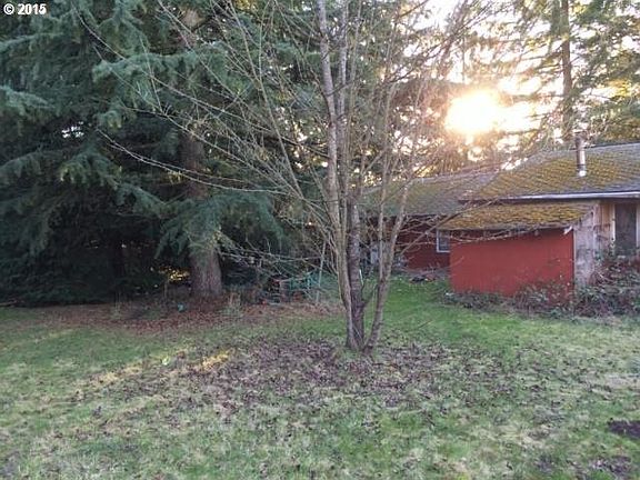 2nd image of 320 NW Cornelius Pass Rd