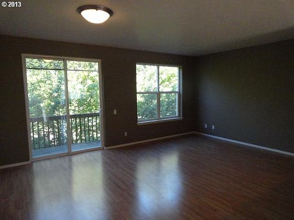 3rd image of 143 NE 75th Ave