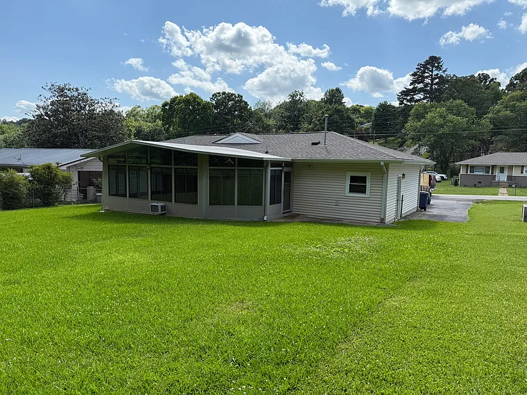 4820 Stagg Rd — Photo 3