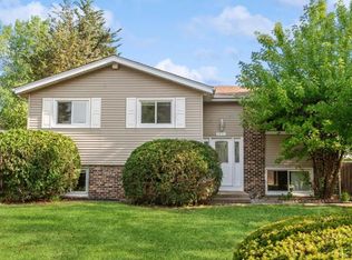 3430 Sorrel Dr, Northbrook, IL 60062