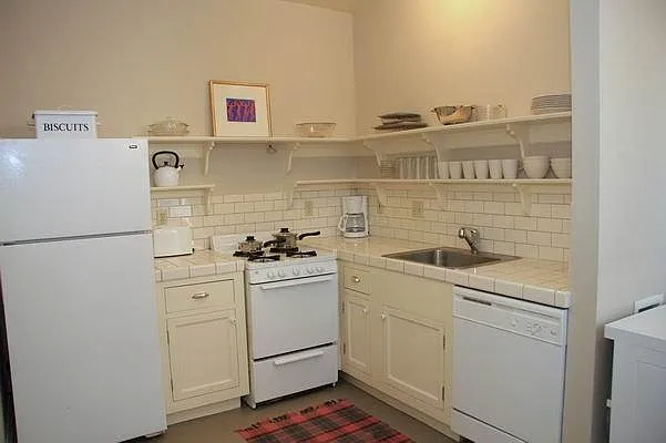 325 S Reeves Ter — Photo 5