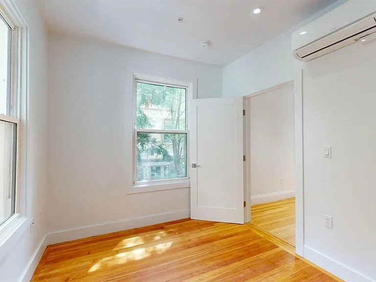 21 Regent Cir #3 — Photo 15