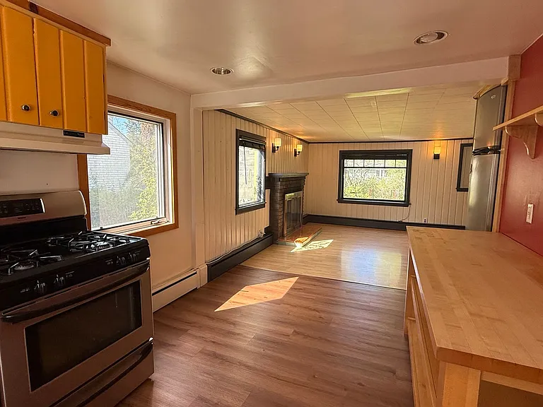 808 W 19th Ave — Photo 13