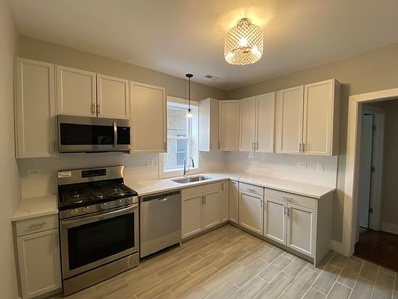 5th image of 1326 N Lorel Ave