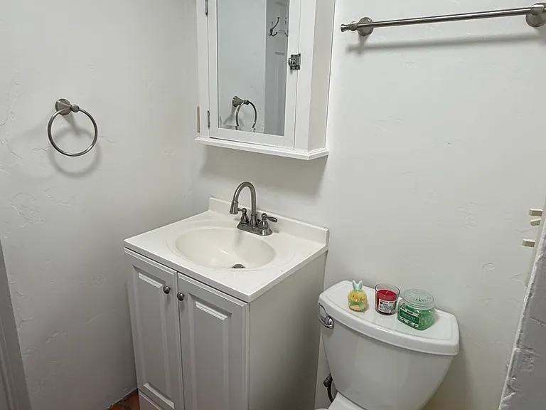 2825 E 21st St — Photo 7
