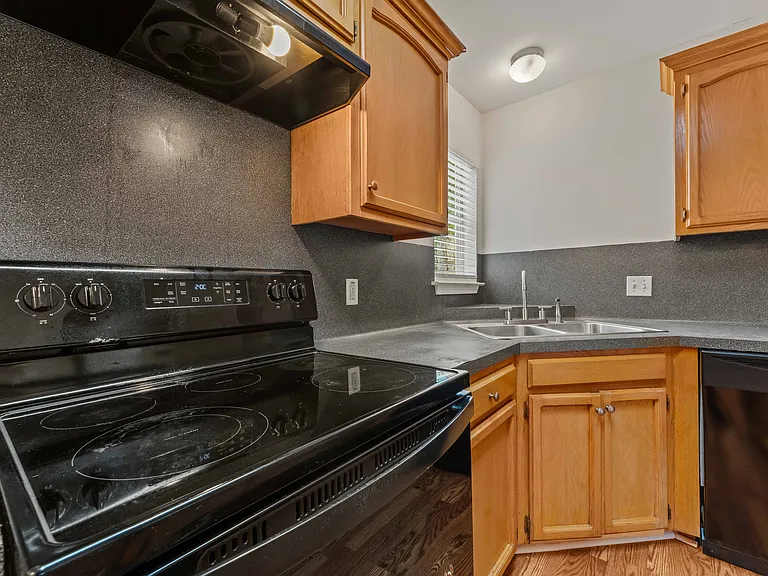 30700 Country Club Ln — Photo 7