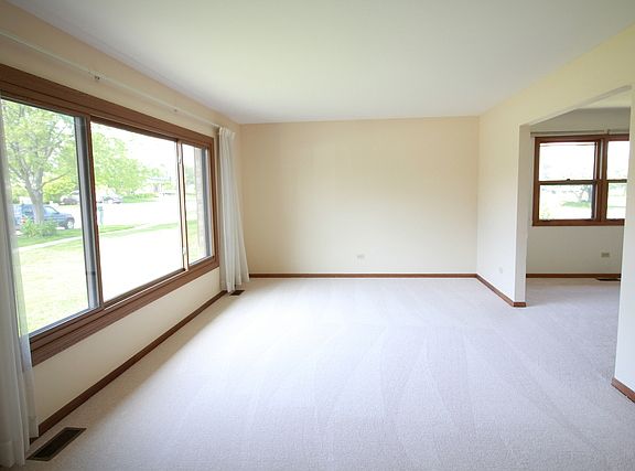 3rd image of 14011 Stonegate Ln