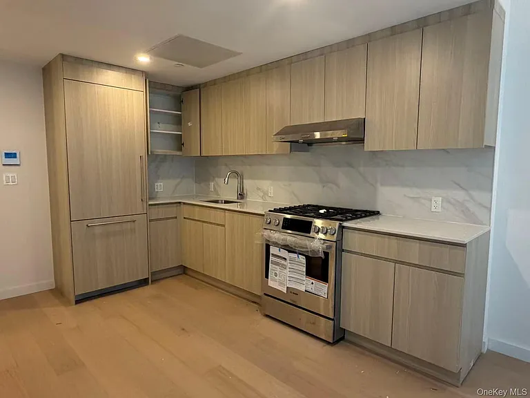 33-71 Prince St #6A — Photo 1