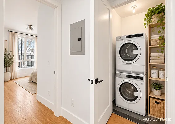 Laundry, photo 1