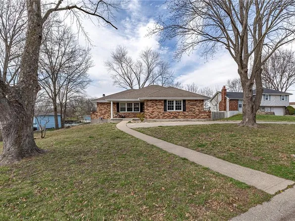 1304 Robin Cir, Kearney, MO 64060
