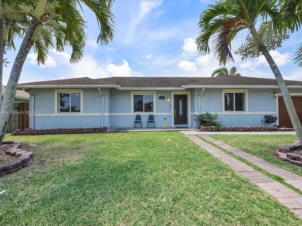 915 NW 3rd Ln, Florida City, FL 33034