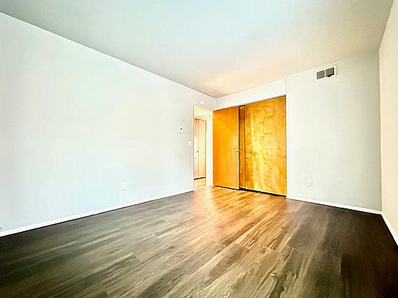 4th image of 9935 Chateau Roi Ct