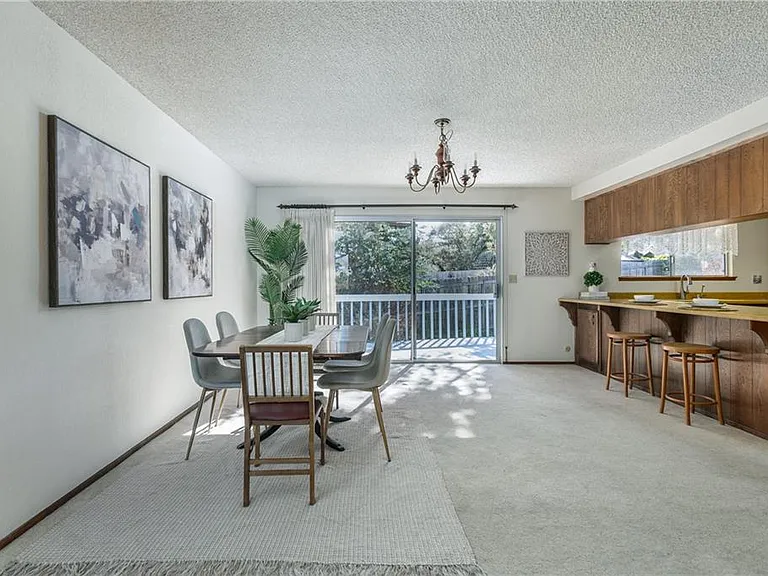 2440 Oak Ridge Dr — Photo 8