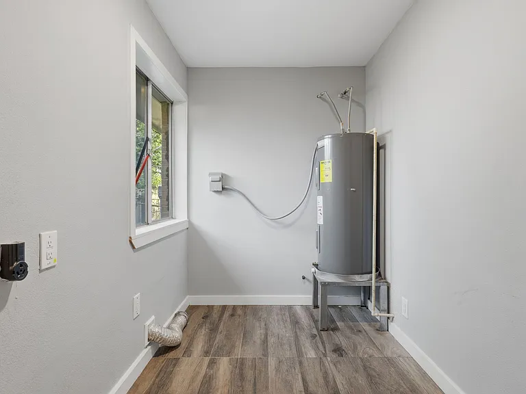 1520 E Hankerson St — Photo 11