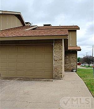 1st image of 3002 E Park Dr