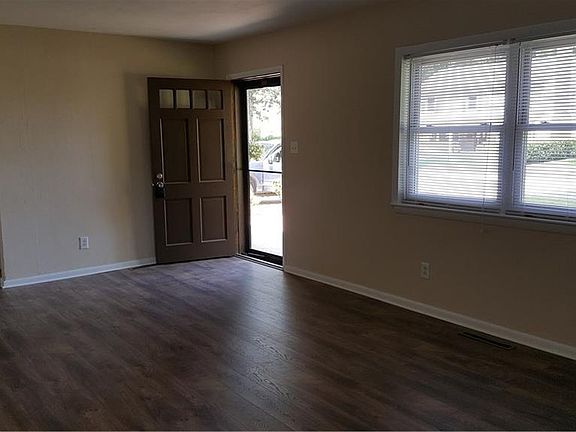 2nd image of 4749 Bunker Hill Ln