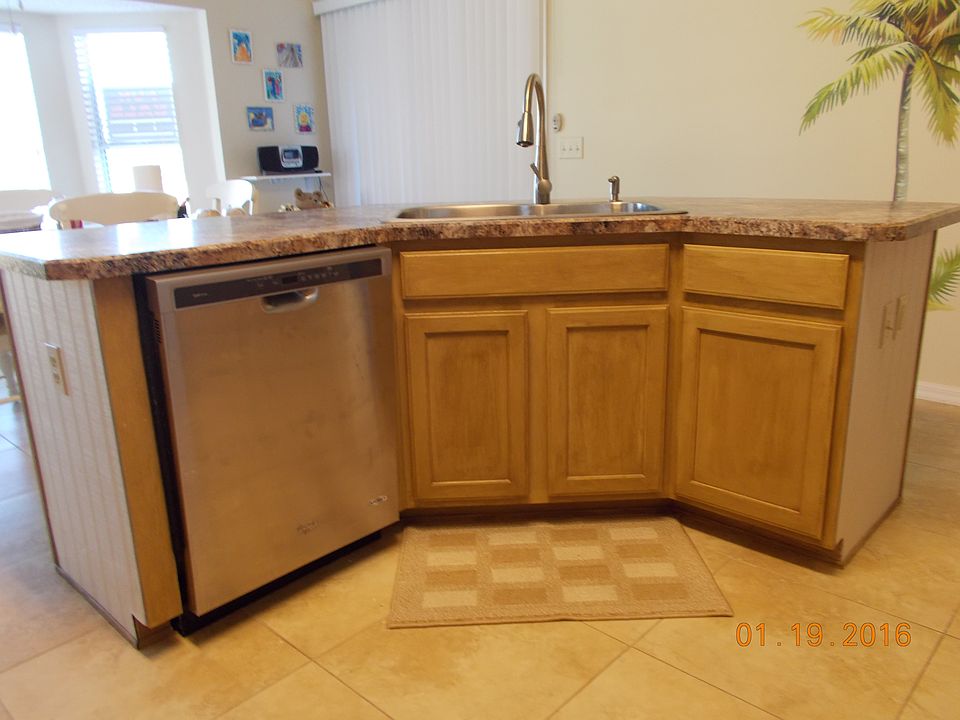 Kitchen Island, Front