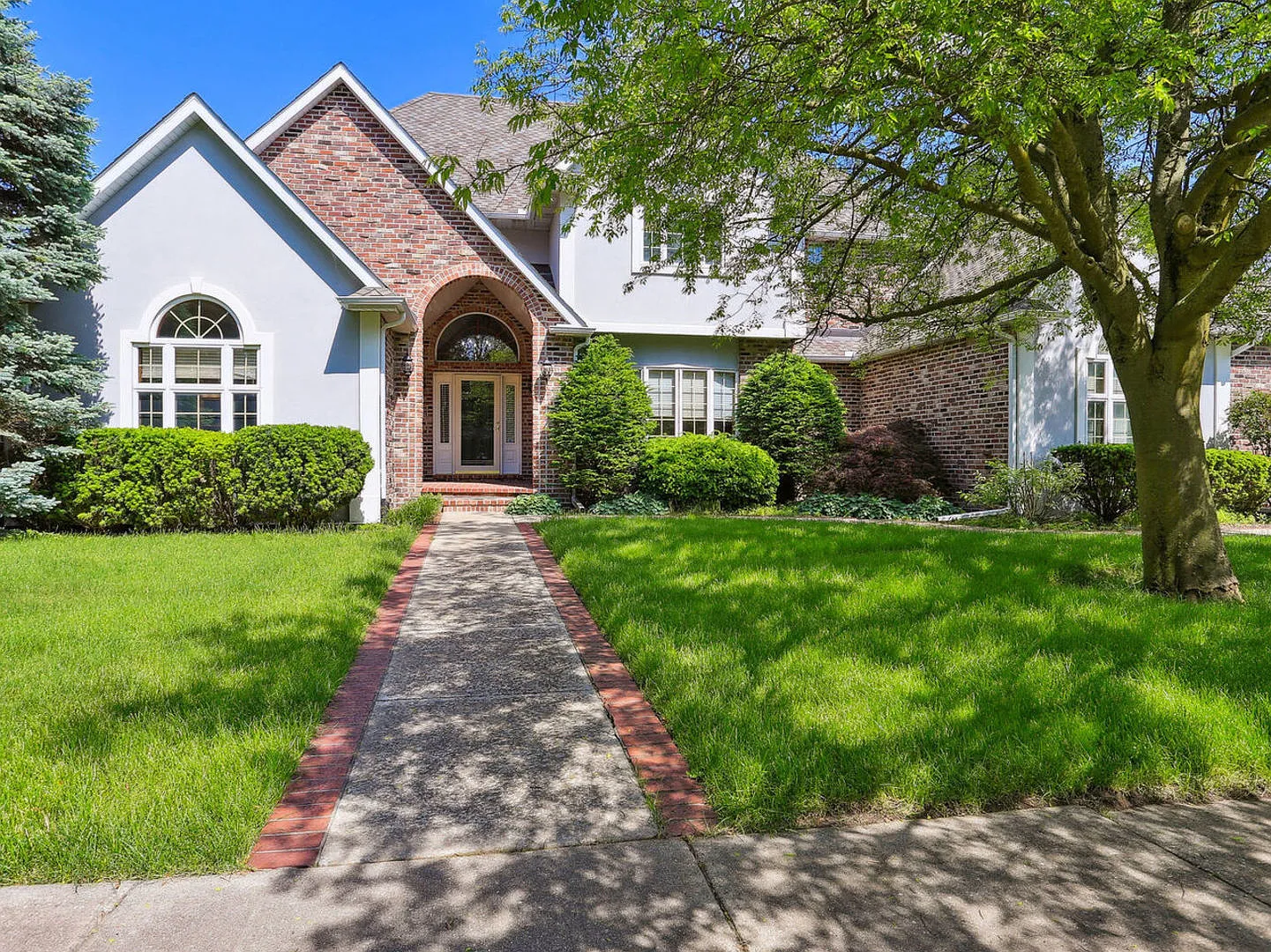 1209 Dorchester Dr photo 1
