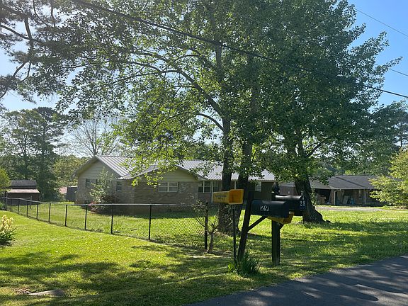 3rd image of 31 Pineridge Dr SE