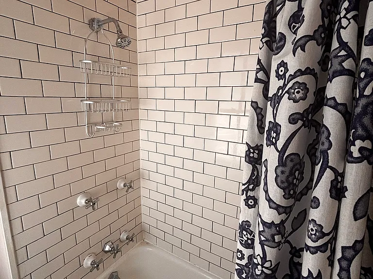 295 W Tupper St #2 — Photo 17