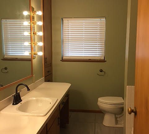 5th image of 415 Corse Ave