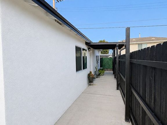 4th image of 2886 Sumner Ave