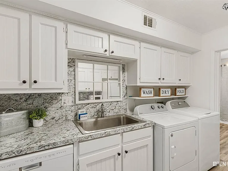 3006 Barrywood Dr — Photo 8