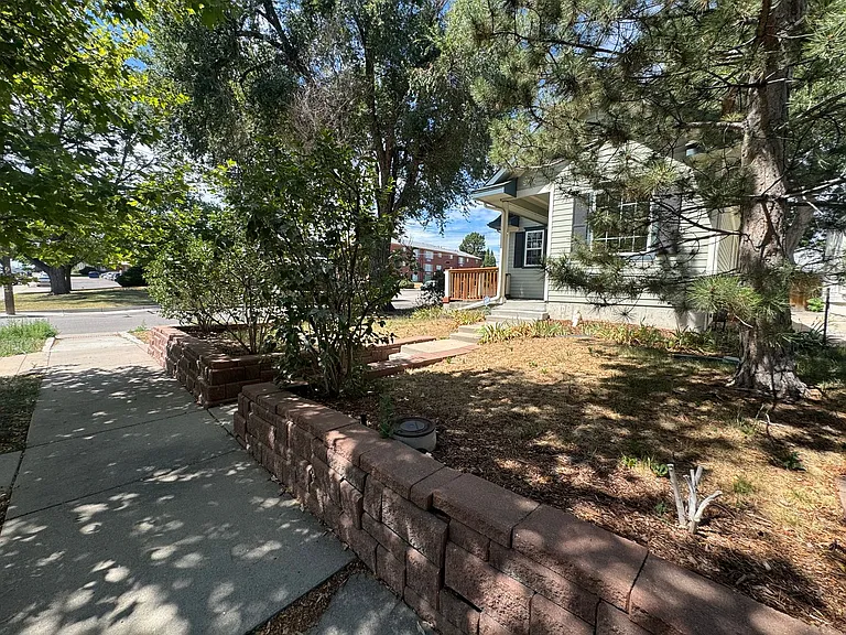 1701 Grove St — Photo 4