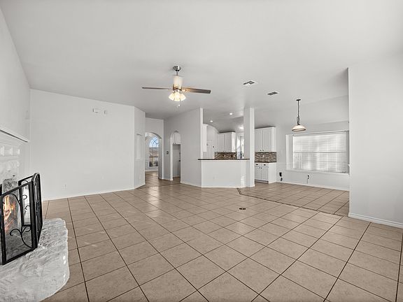 4th image of 2217 Trickling Creek Dr