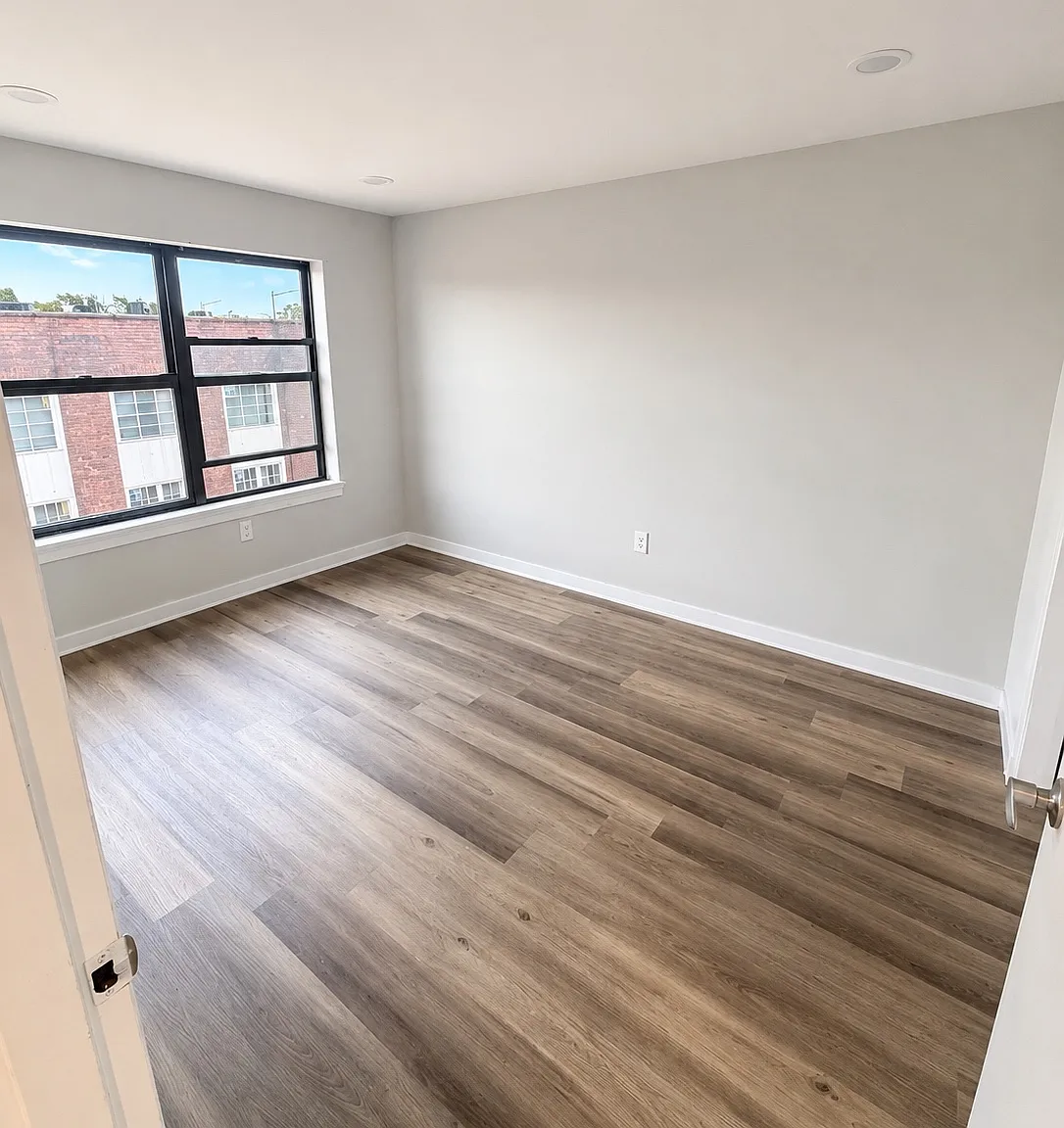 1 bed, $1,718 — Photo 4