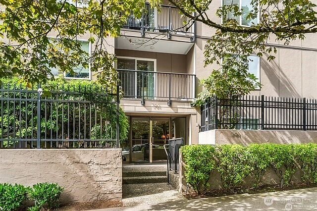 1st image of 701 17th Avenue NE #303